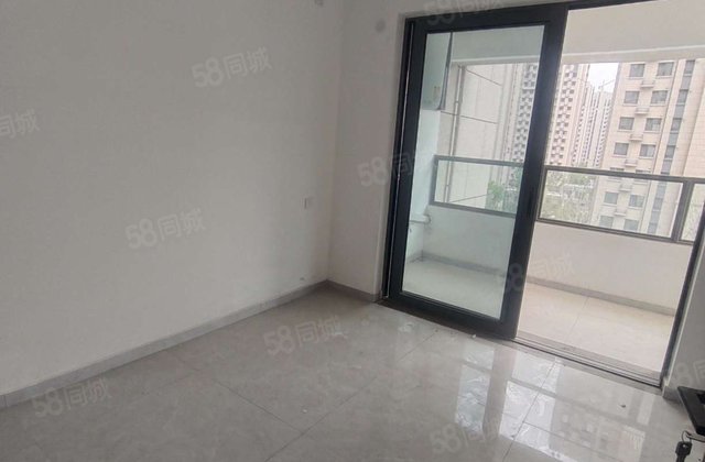 理想城多套真实好房价低三室两厅一卫送车位储配齐全新好