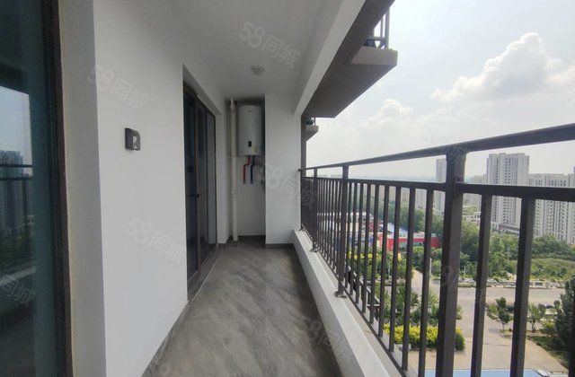 实验  ！  ！带车位储藏室新房未住