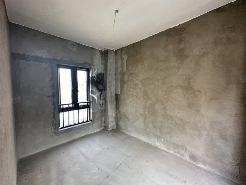 中梁壹号院6室2厅5卫460㎡东西268万