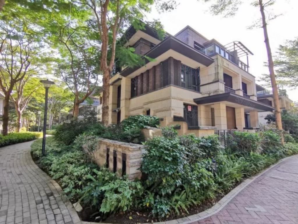 华侨城天鹅湖向南联排别墅3层仅售1200万