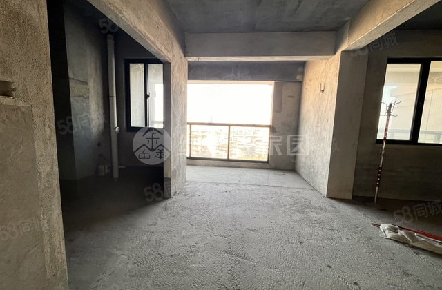 天悦莲馨3室2厅127.87㎡136万二手房图片