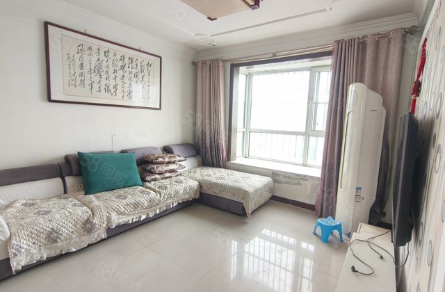 东昌东校，阳光逸墅对，润东花园，两室两厅，南北透通，送储免