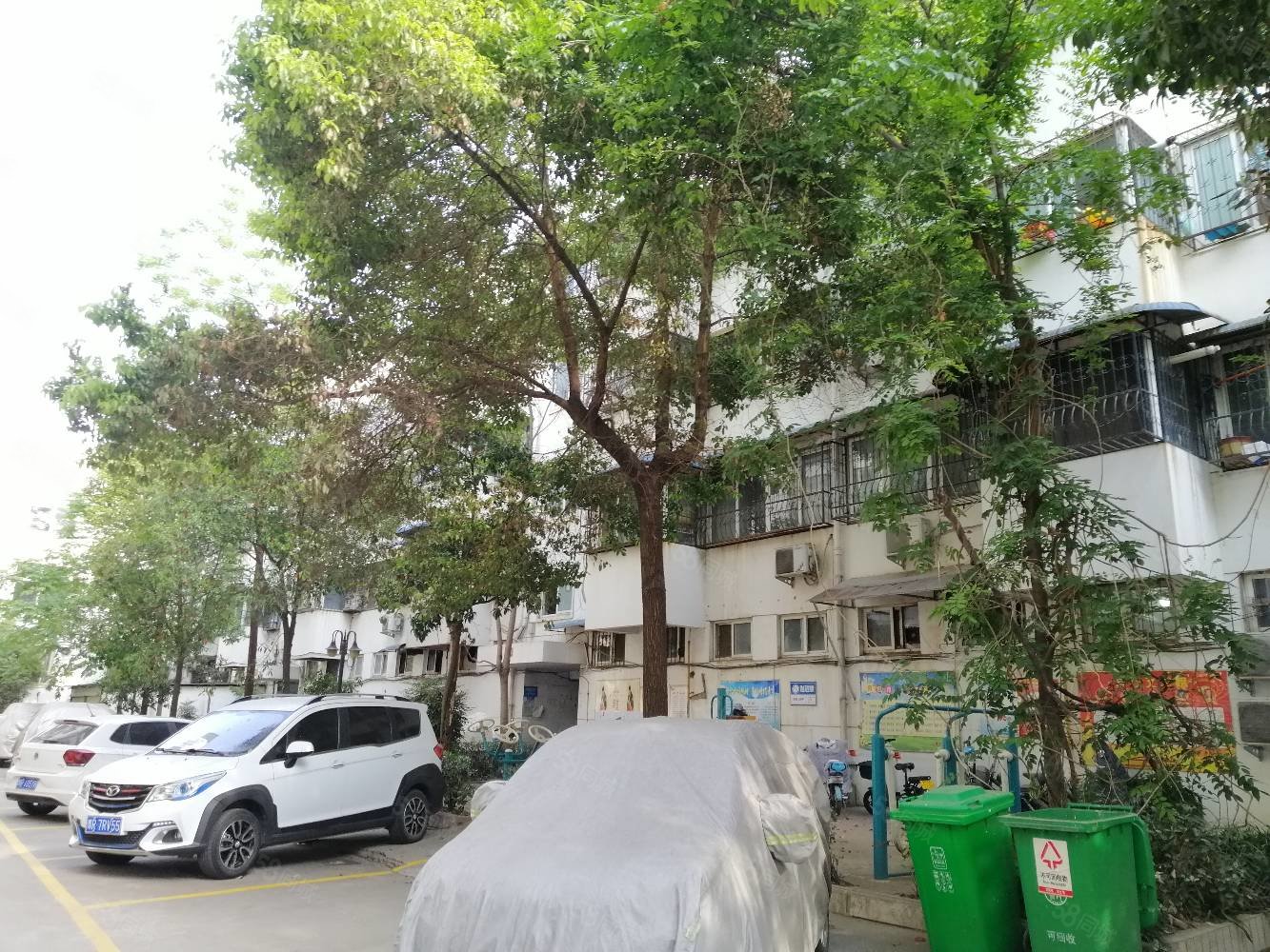 河邊荷花廣場西中州花園南三傑淯景苑三樓三室兩廳有證支持按揭