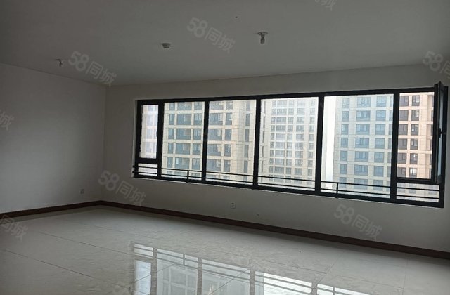 百合新城锦兰园 四室两卫 带车位储藏室 免大税 全明户型实验