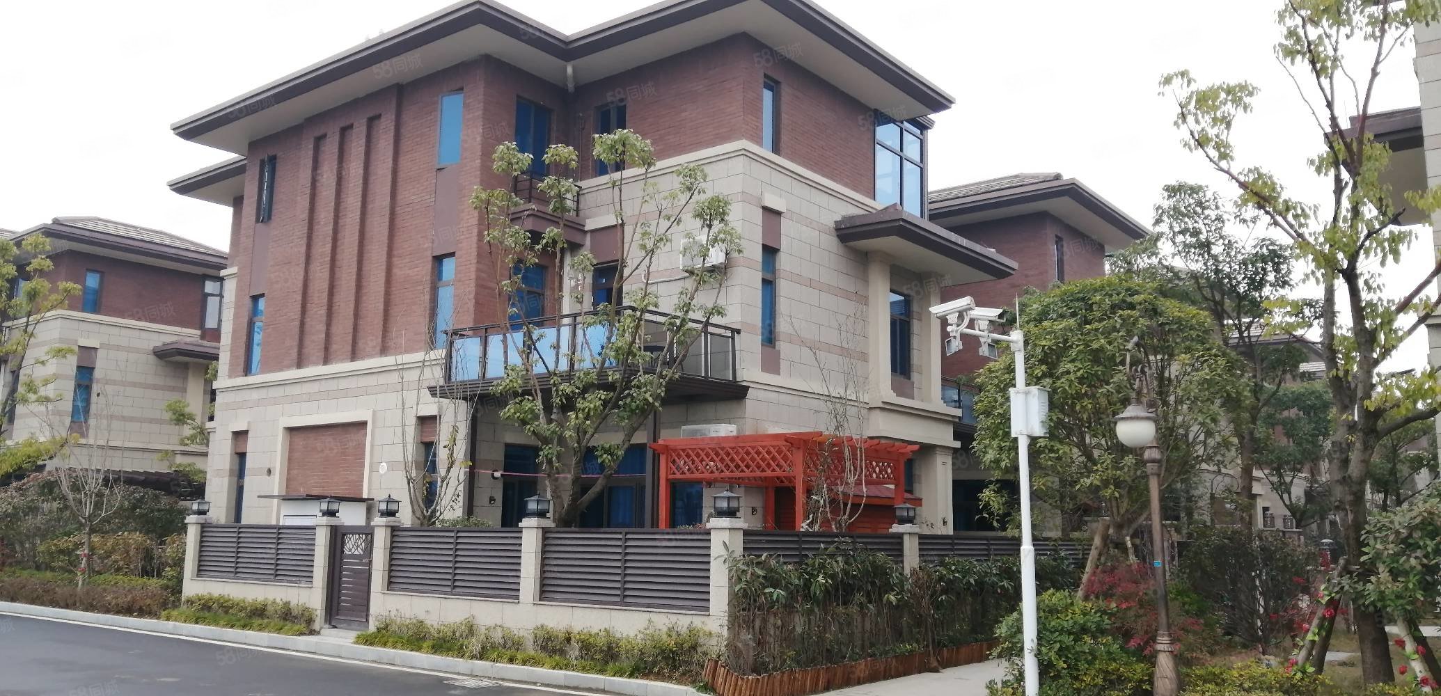 碧桂园中铁天麓一号(别墅)4室2厅4卫151㎡南155万