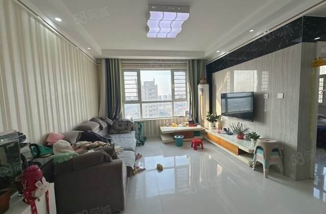 水晶丽城东区 房龄新 带地下室车位 免大税 三室边户 急售