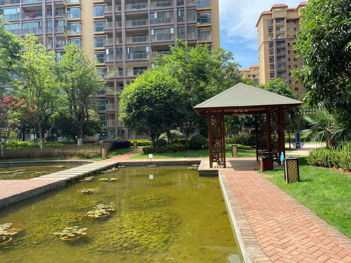 时代俊园184急售109万中间楼层通车库满两年