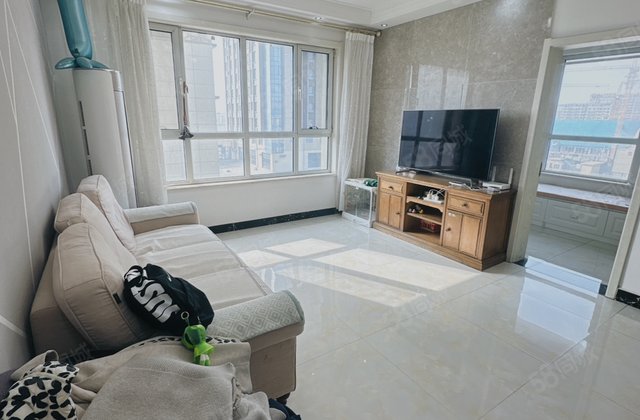 公园南邻 大润发 东昌路   中央丽都 好楼层 边户