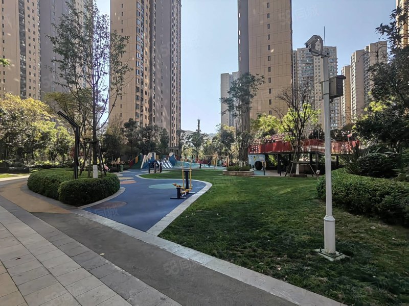 澜湾俊园 西南端头 全新房 带3阳台 急售,俊发澜湾俊园-昆明58同城