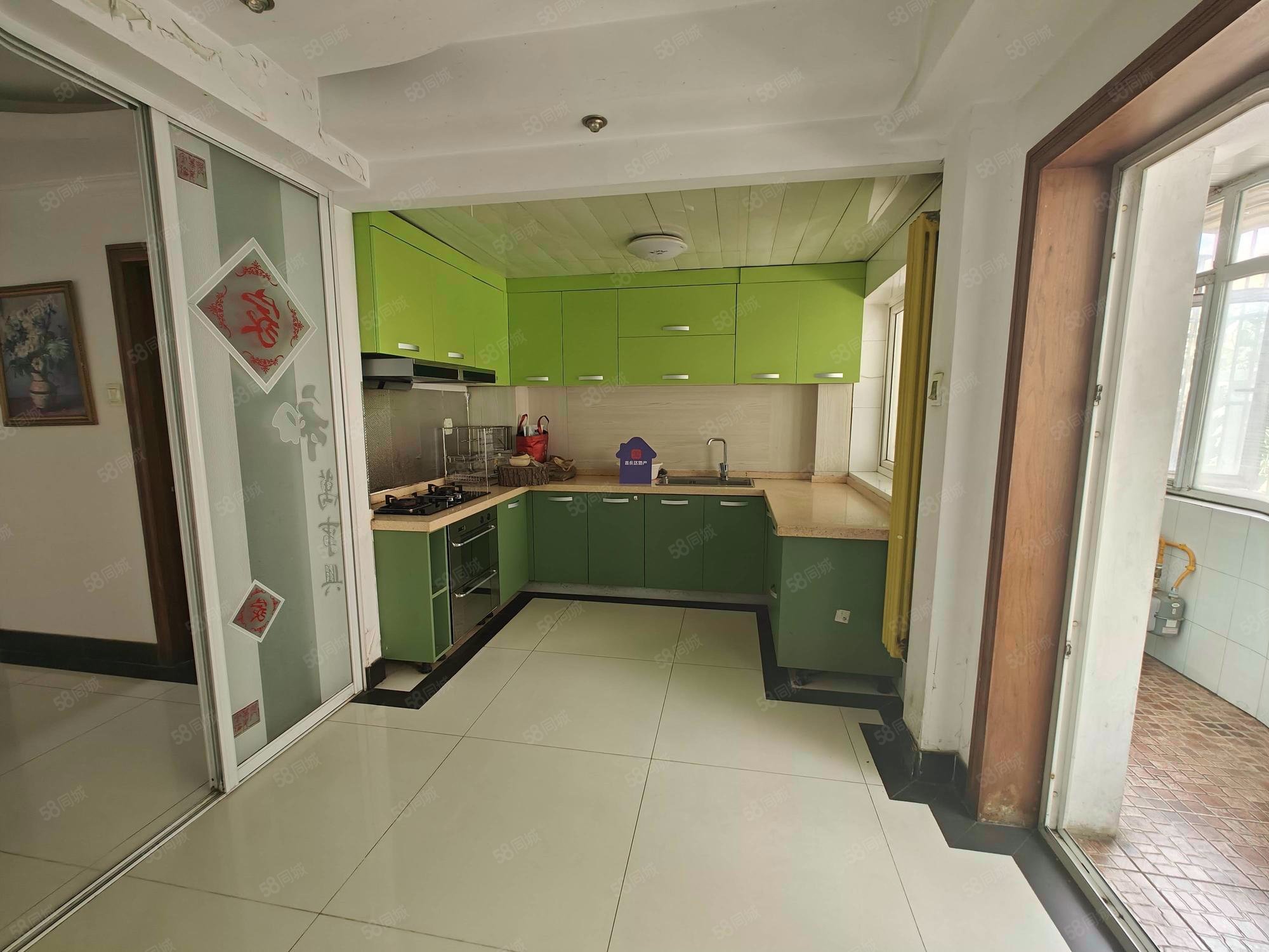 博世莊園(別墅)3室2廳3衛(wèi)165.79㎡南北315萬