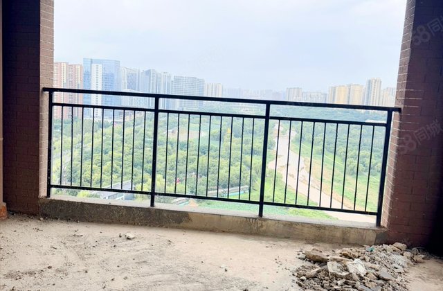 振业泊墅4室2厅260㎡240万二手房图片