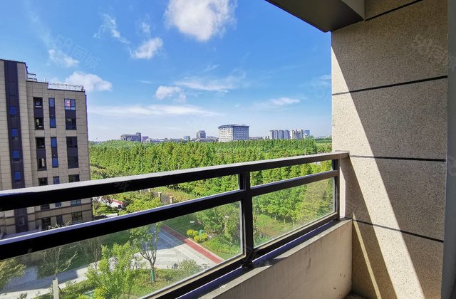 滴水湖馨苑四期 3室2厅2卫 110.0平米