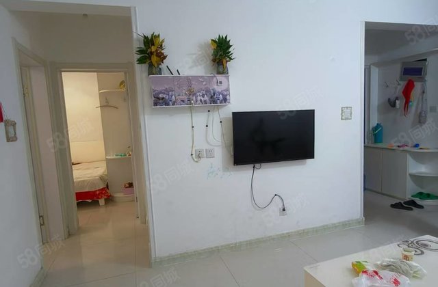 急售急售水岸花语精装二室两厅，随时看房。