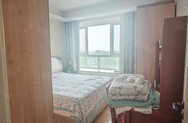 新东方龙湾在水一方 4房 周边配套完善