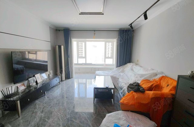 融城响嘡3室2厅134.24㎡78万二手房图片