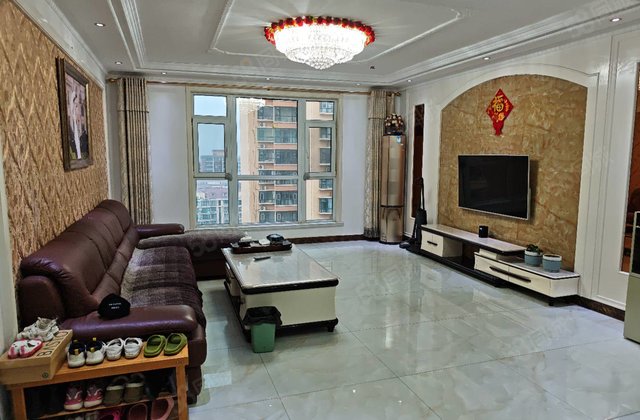 时代广场3室2厅140㎡120万二手房图片