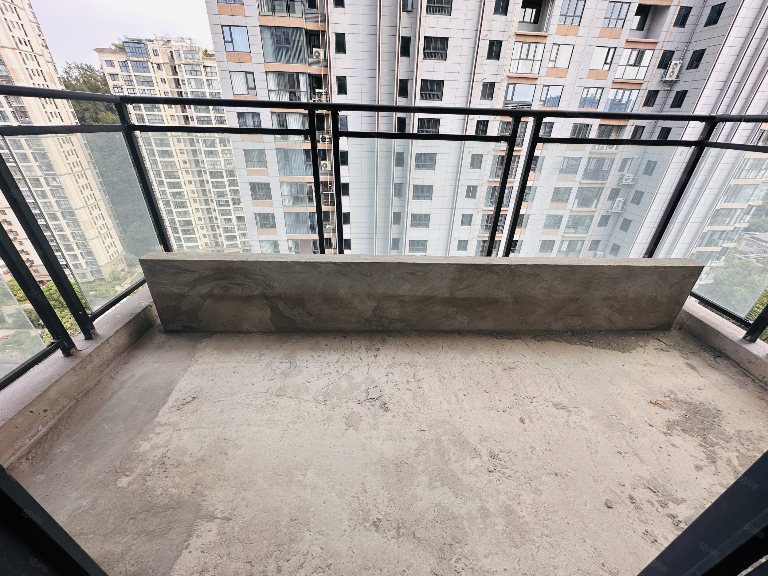 香山苑小区(张湾)3室2厅2卫106㎡南北78万