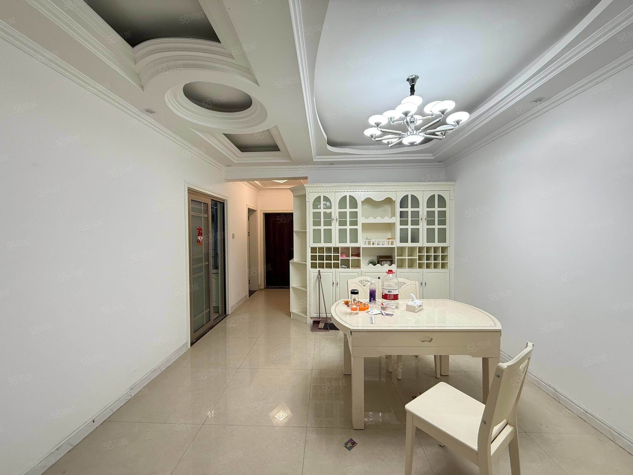 奥林清华3室2厅1卫111㎡南北52万