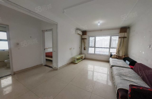 水岸花语，温馨三室，电梯好楼层，随时看房