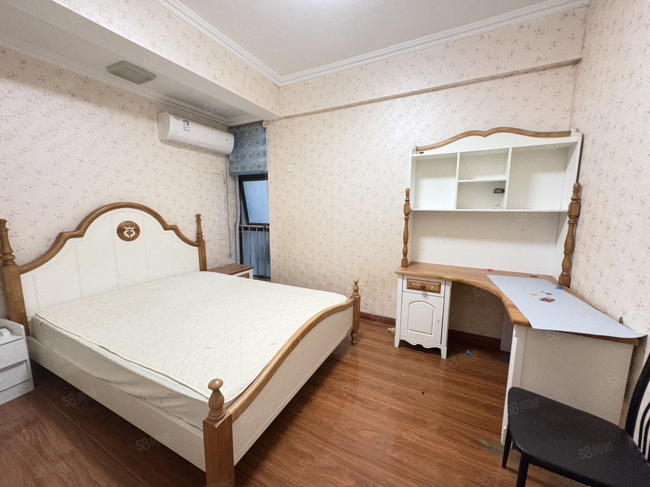 奥林清华3室2厅1卫124㎡南北60万