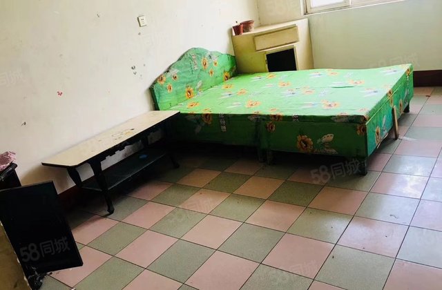 位于明星小区一期1 7号楼的房源 靠近人民公园 近医院