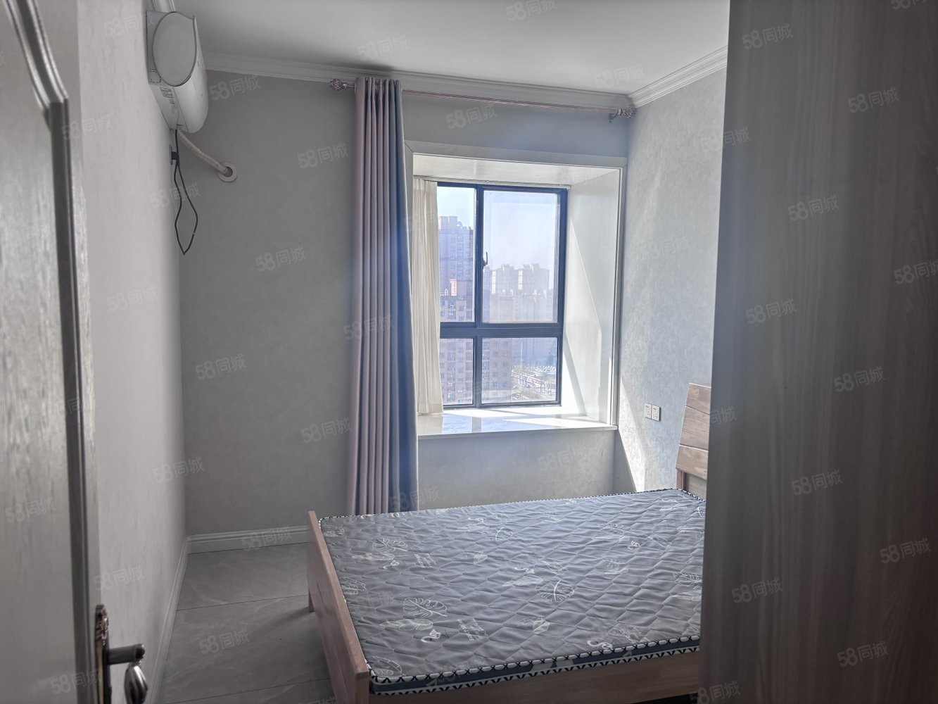 中航文峰上城(一期)3室2厅2卫120.1㎡南93万