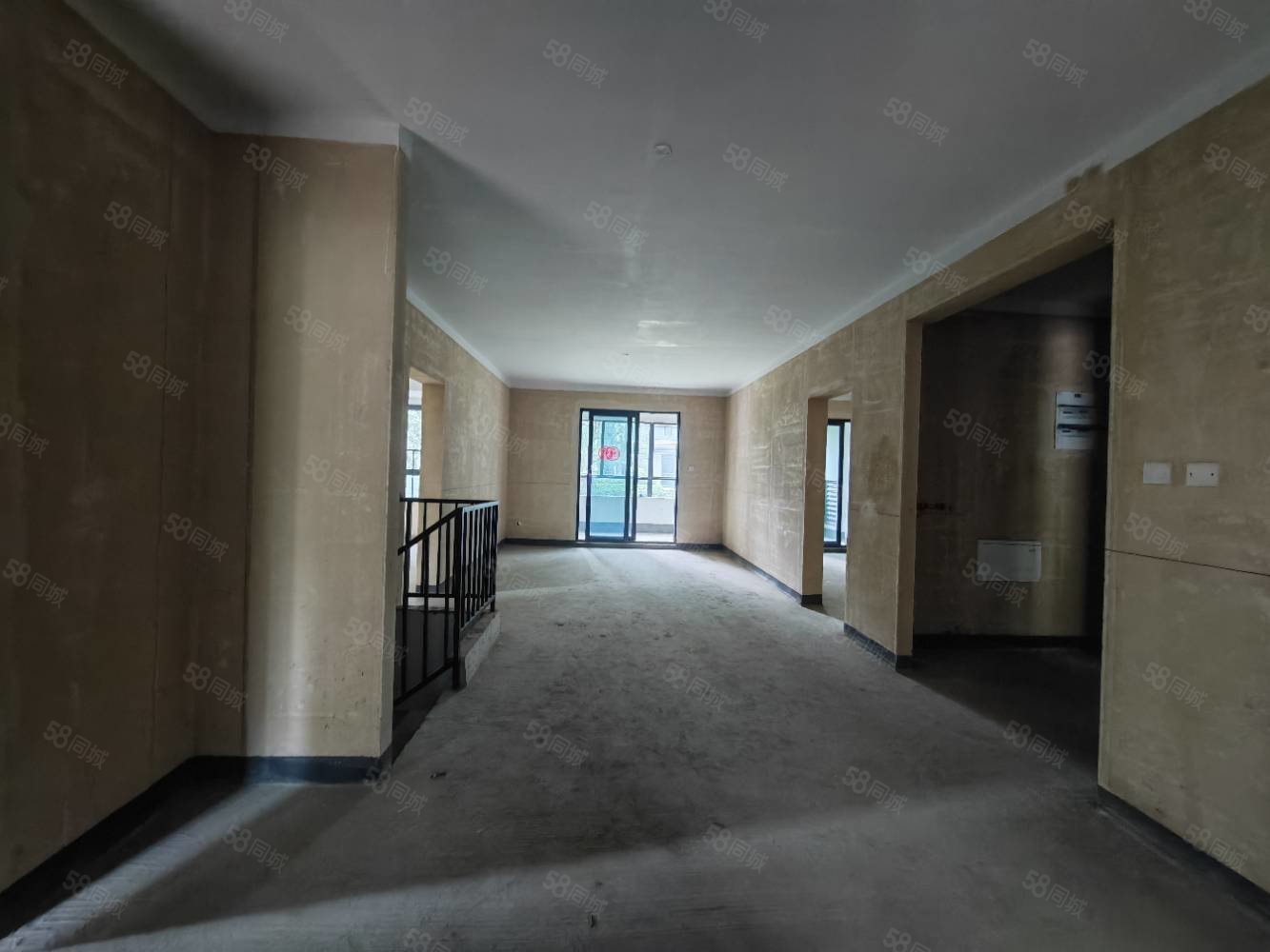 大家十里桃源桂语里4室2厅2卫131㎡南北110万