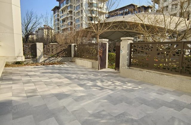 中央名邸(4期)3室2厅138㎡126万二手房图片