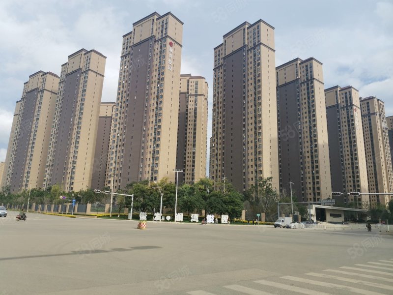 澜湾俊园 3房双卫双阳台 130万带70年产权车位,俊发澜湾俊园-昆明58