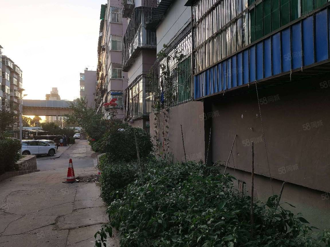 锦绣苑小区配套齐全环境优美出行方便购物方便