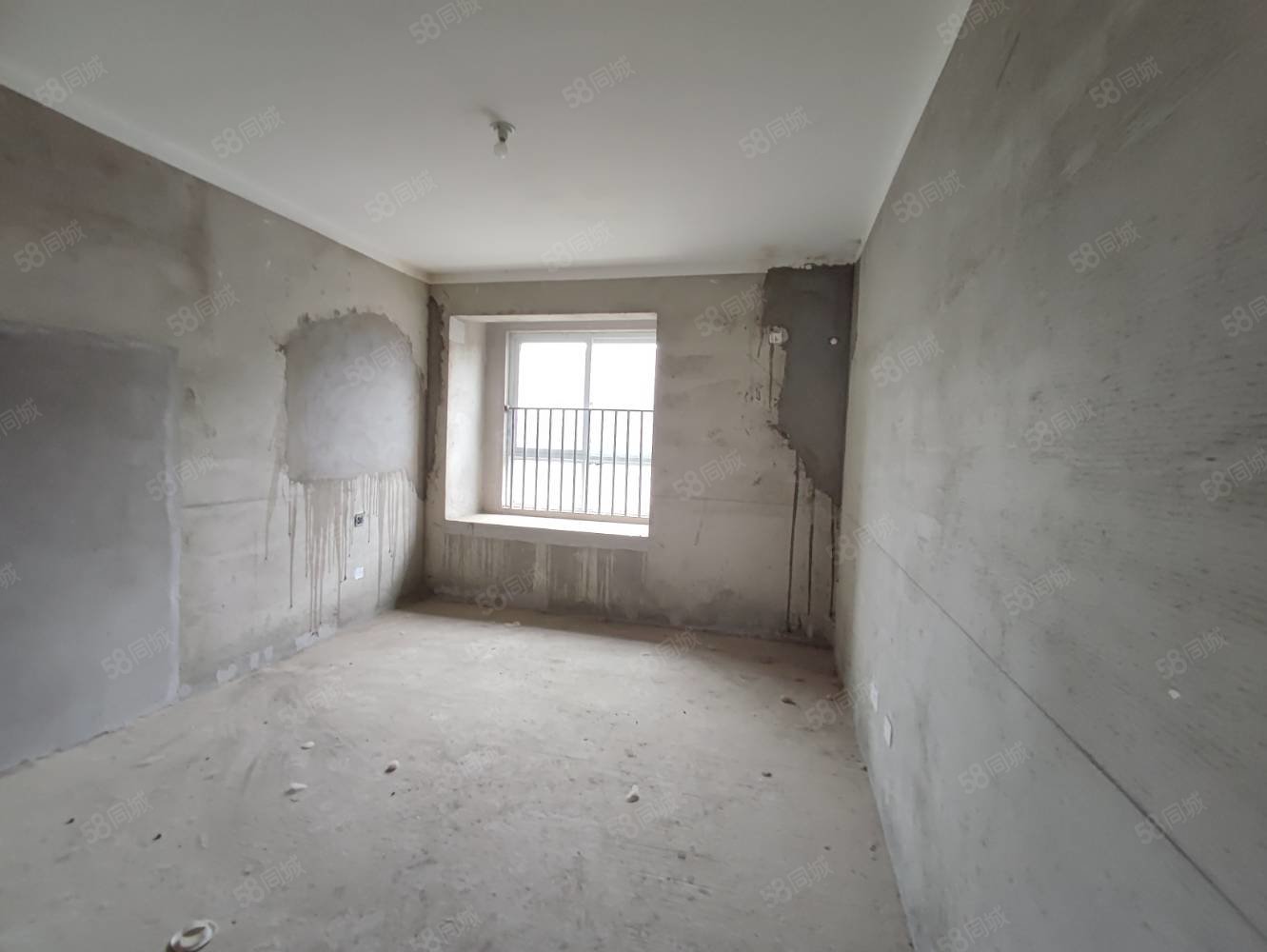 金大地时代公馆3室2厅2卫126㎡南北80万