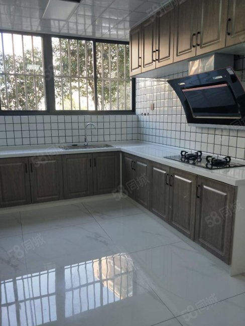 隔壁 旺旺家缘1楼精装带院子 满2年价格可议,旺旺家缘-淮安58同城