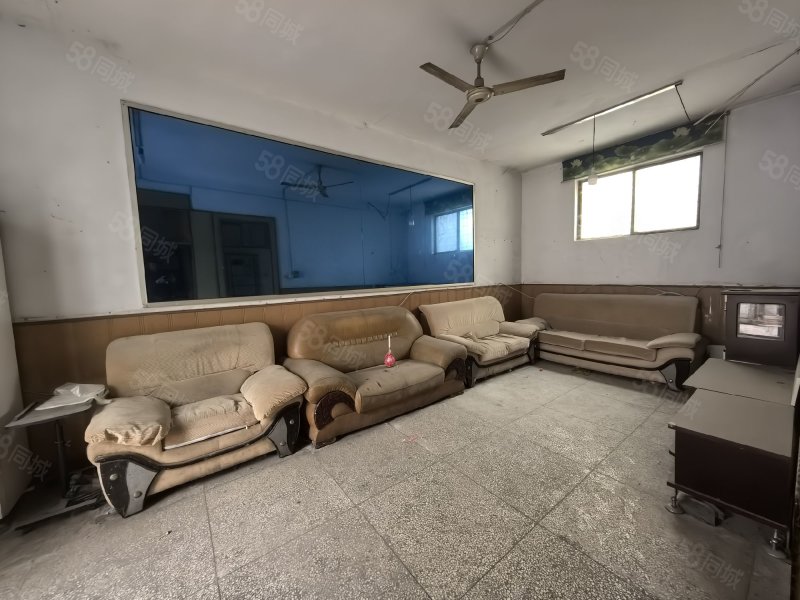 建设路158号小区4室3厅1卫190㎡南北26.8万