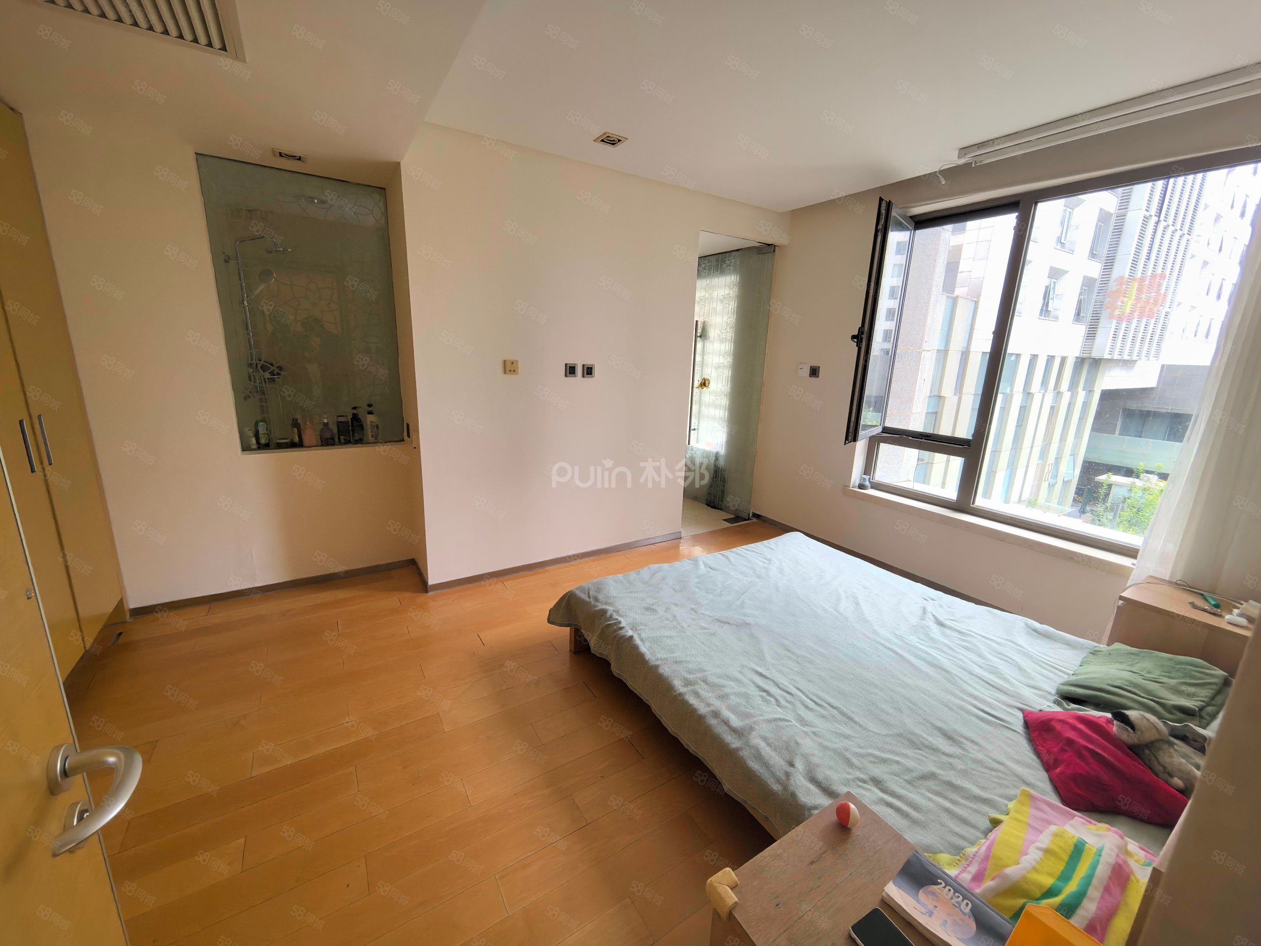 萬(wàn)科公園五號(hào)1室1廳1衛(wèi)91.87㎡南675萬(wàn)