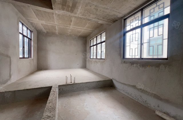 金世小区(别墅)6室2厅210㎡109.8万二手房图片