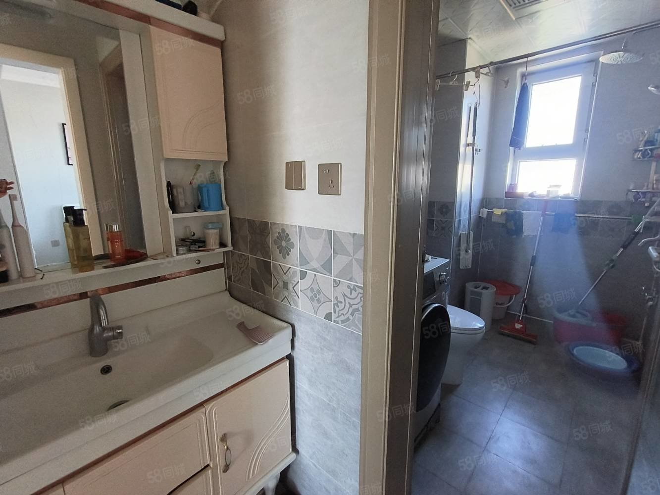 青湖铭城3室2厅2卫150㎡南北65万