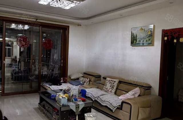 二中附近 元宝户型 中间楼层 三叶草户型 总高18层