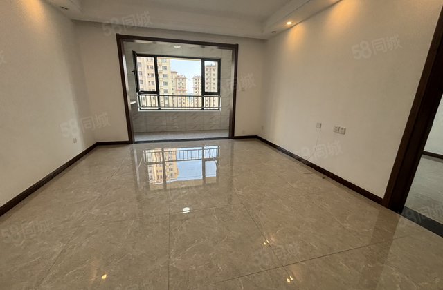 九州新城 三叶草户型车位储藏室免大税 总高18层一梯两户新房