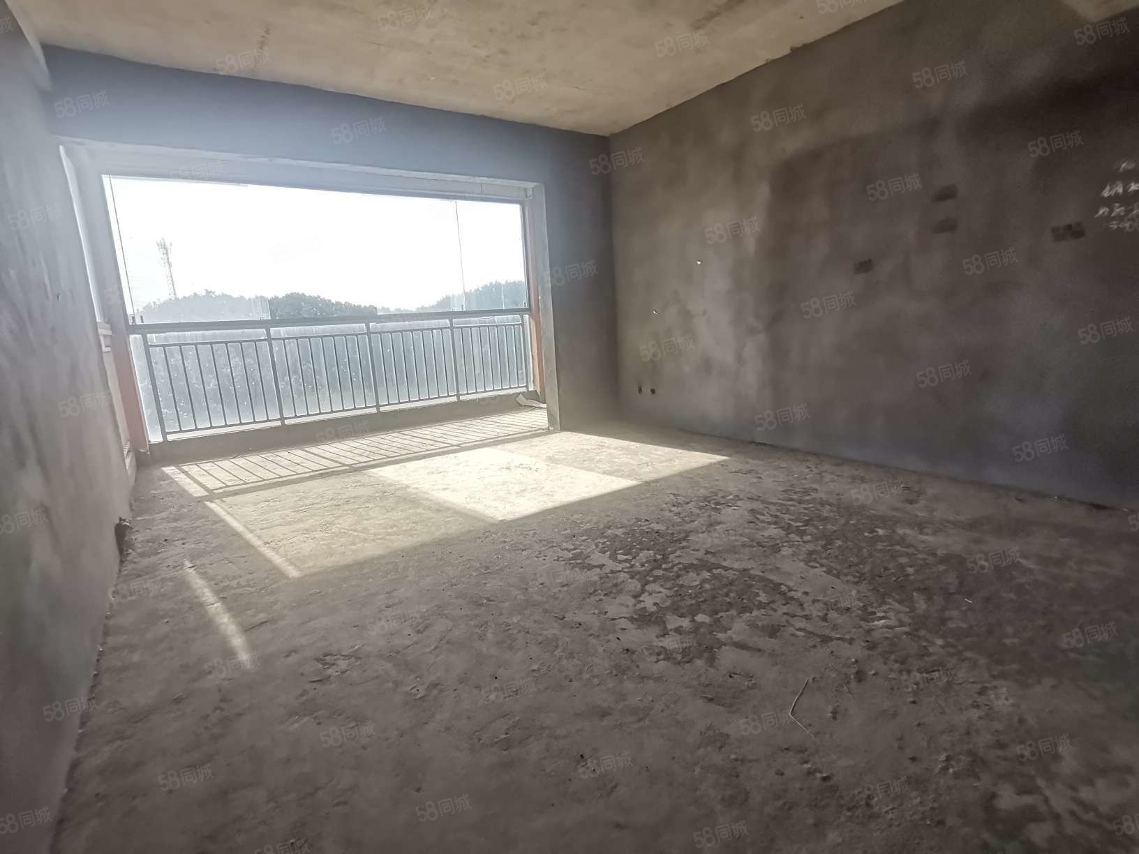 皓景丽苑3室2厅2卫118.68㎡南北53.8万