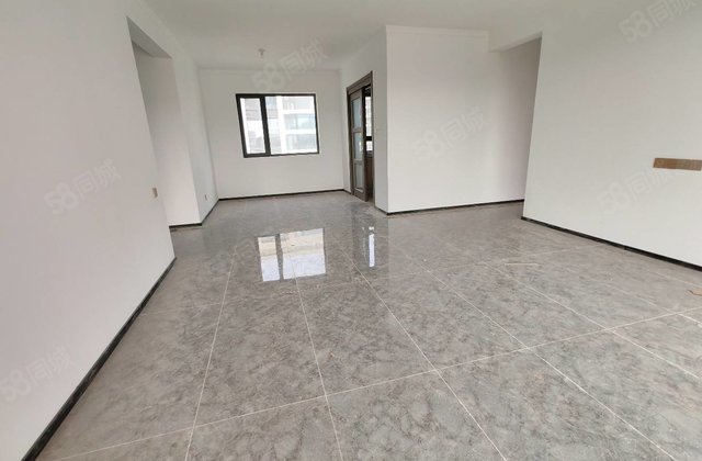 现房！七中！建设路上商品房 中间好楼层 南北通透 双卫生间