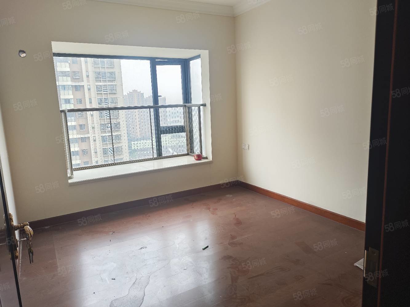 恒大江湾(东区)3室2厅1卫112㎡南北66.8万