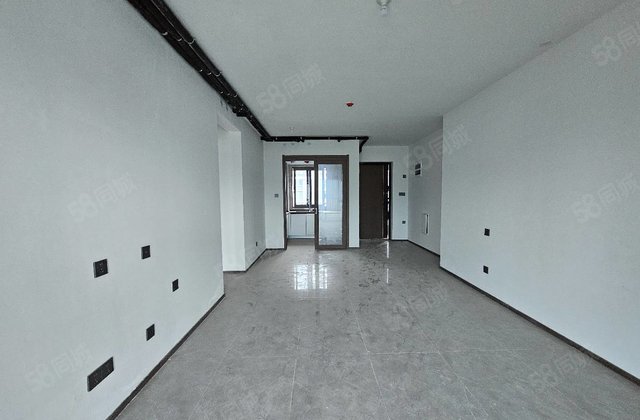 龙湖揽镜3室2厅106.1㎡98万二手房图片