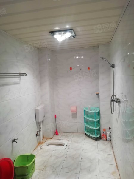 星火社区3室1厅1卫111.85㎡东28万
