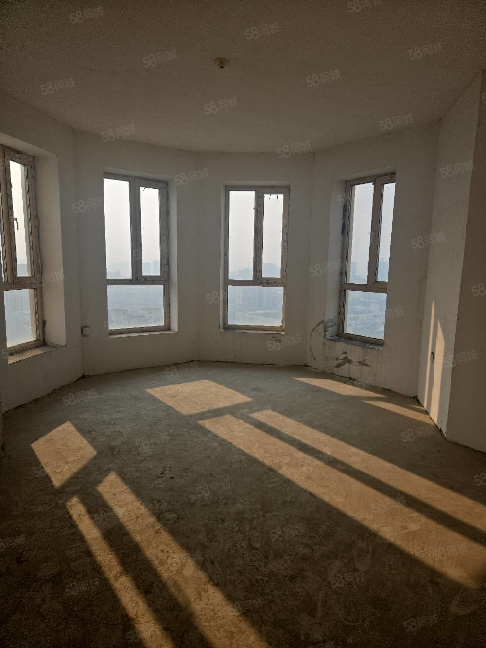 御品天下3室1厅2卫160㎡南北55.8万