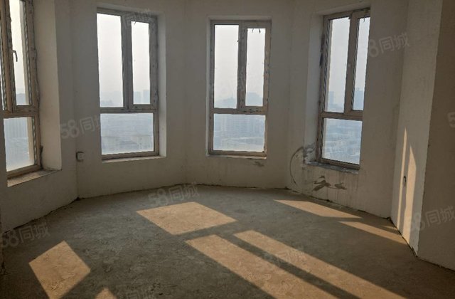 御品天下3室1厅2卫160㎡南北55.8万