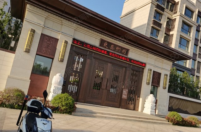 东岳国际2017年建造低层(共6层)南160㎡4室2厅2卫东岳熙园多层电梯房