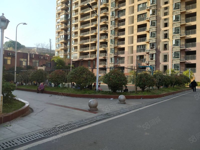 风神水齐乐业城3室2厅1卫103.89㎡南北39.8万