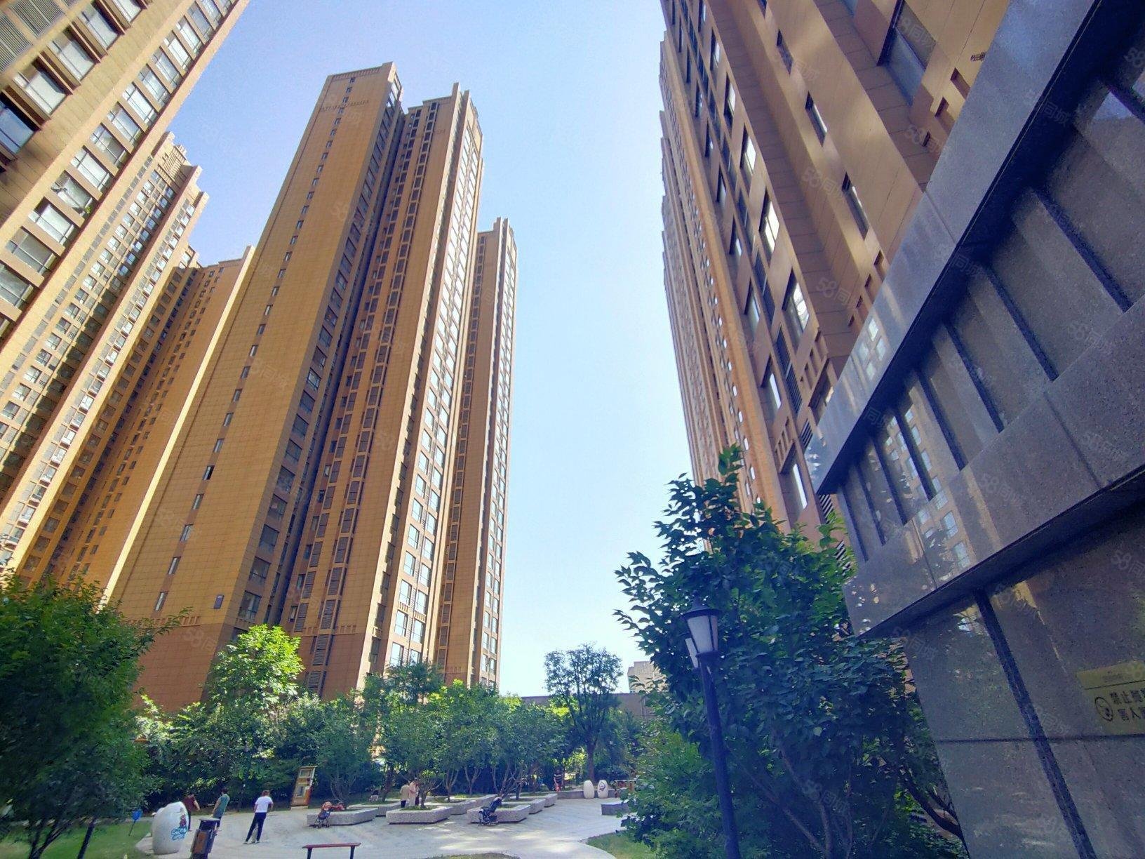 荣民宫园中央3室2厅1卫123㎡南北210万