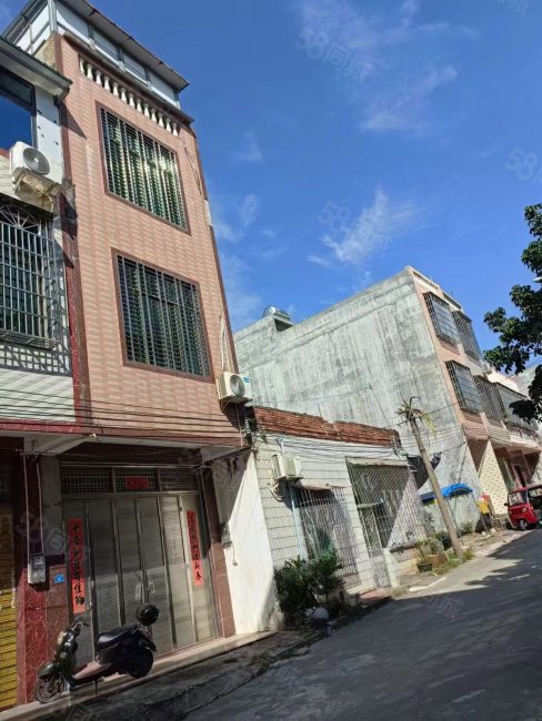 文贤四里住宅4室2厅3卫211㎡南110万