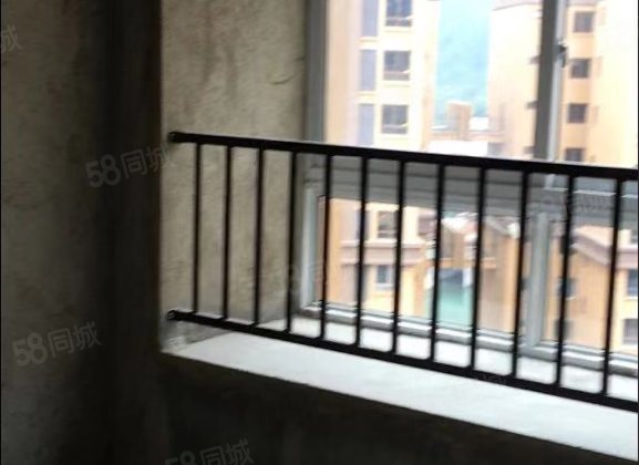 平塘中央大街4室2厅137.93㎡48万二手房图片